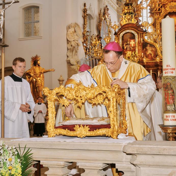 Feierliche Wiedereröffnung von St. Michael mit Erzbischof Herwig Gössl