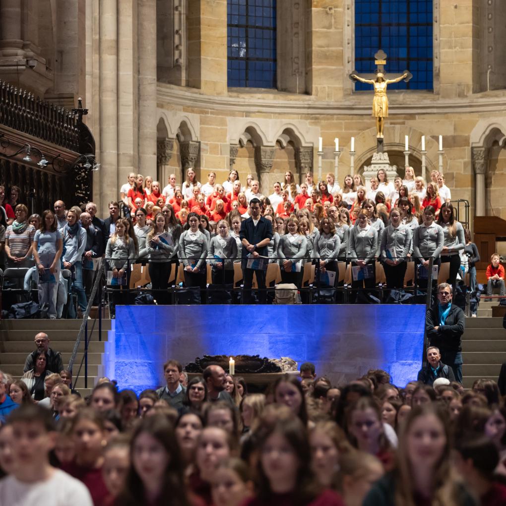 Mädchenchor im Abschlussgottesdienst