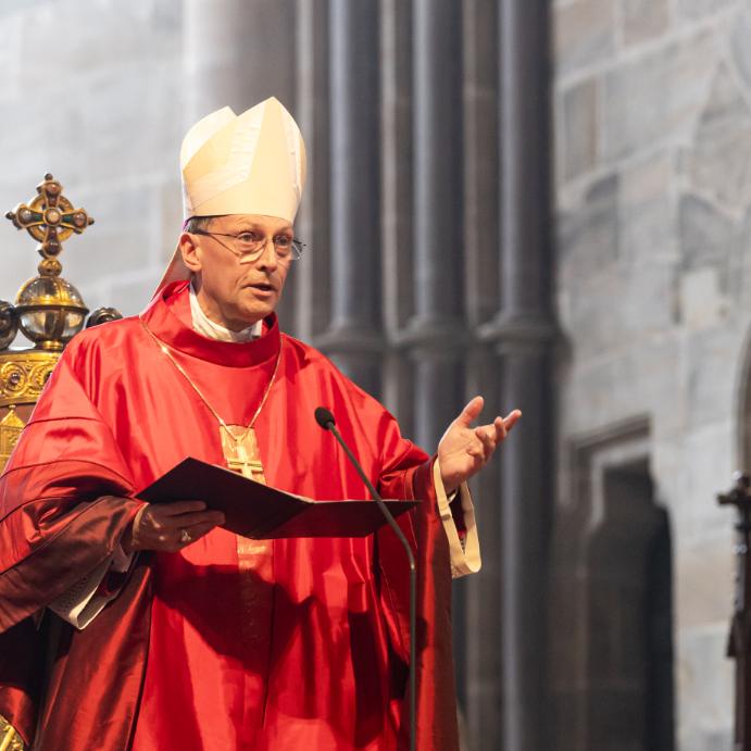 Erzbischof Gössl predigt im Bamberger Dom