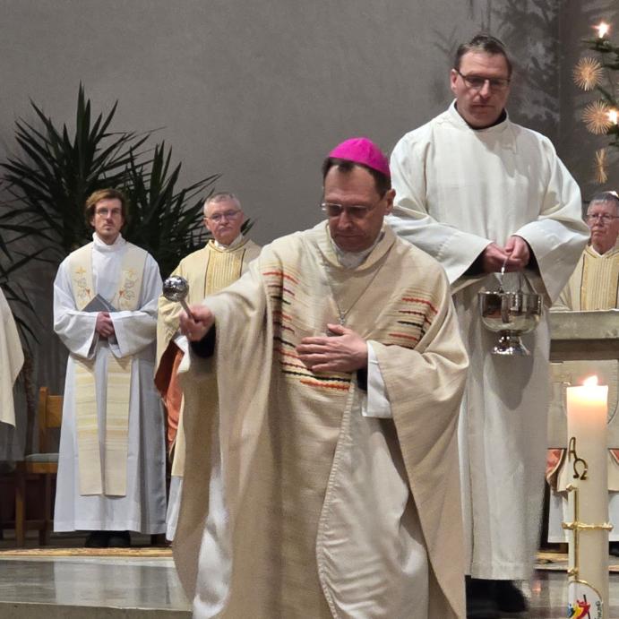Erzbischof Herwig Gössl im Gottesdienst zum Tag des geweihten Lebens