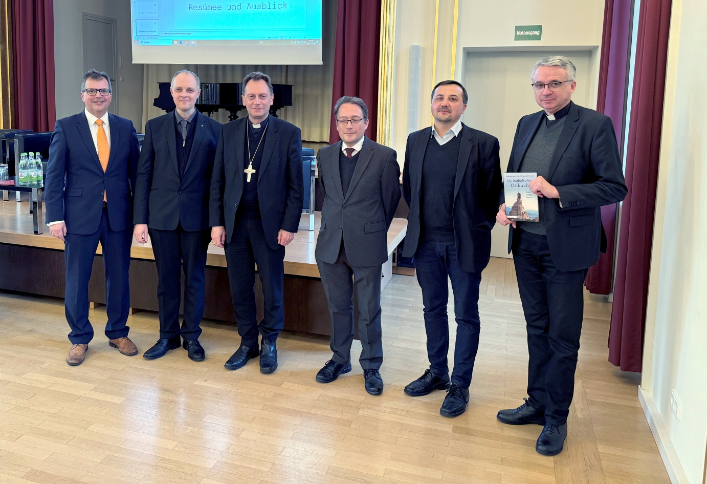 PD Dr. Christian Lange, Domkapitular Prof. Dr. Elmar Koziel, Erzbischof Herwig Gössl, Prof. Dr. Burkhard Berkmann, PD Dr. Andriy Mykhaleyko, Regens Domkapitular Dr. Ewald Sauer (von links).