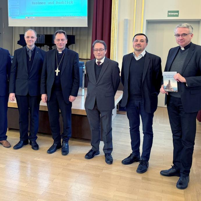 PD Dr. Christian Lange, Domkapitular Prof. Dr. Elmar Koziel, Erzbischof Herwig Gössl, Prof. Dr. Burkhard Berkmann, PD Dr. Andriy Mykhaleyko, Regens Domkapitular Dr. Ewald Sauer (von links).
